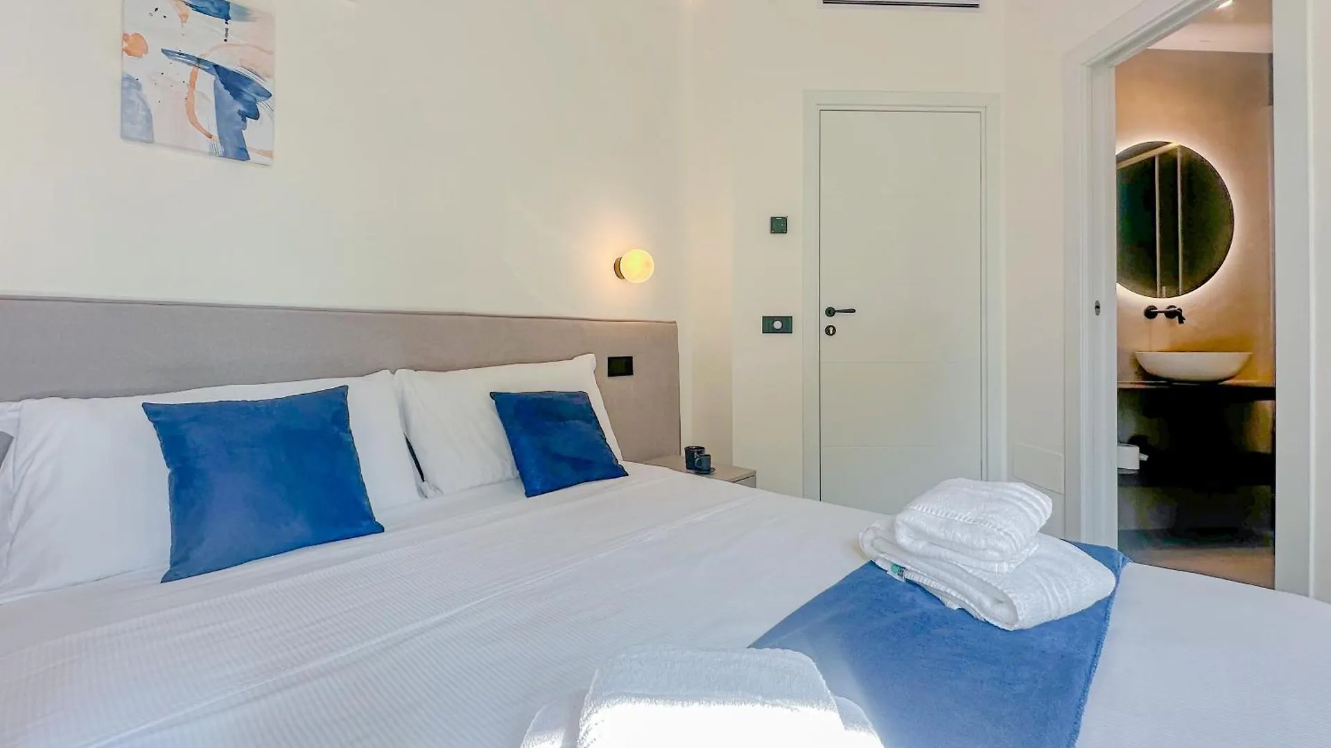 Guest house Porta Venezia - Luxy Suites - 6 Camere Milan Italy