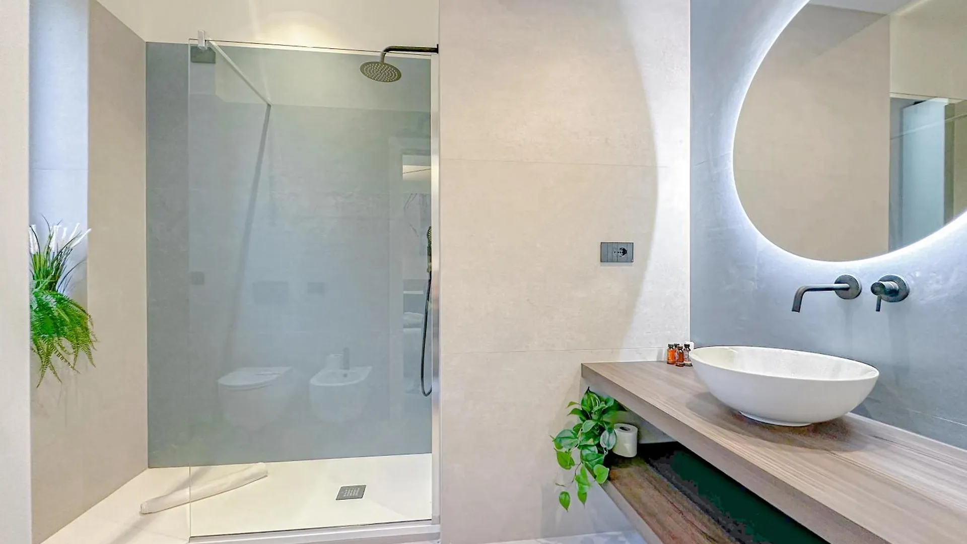 Porta Venezia - Luxy Suites - 6 Camere Milan
