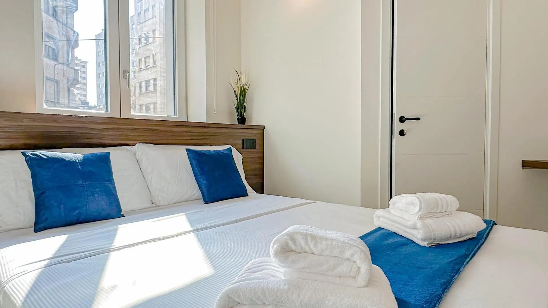 Porta Venezia - Luxy Suites - 6 Camere Milan Guest house